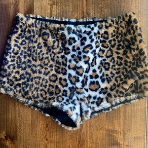 Juniors Bear Dance Faux Fur Cheetah Shorts Large